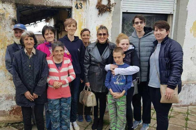 Donacija prehrambrenih proizvoda porodici Kostić 1 Donacija prehrambrenih proizvoda porodici Kostić 1