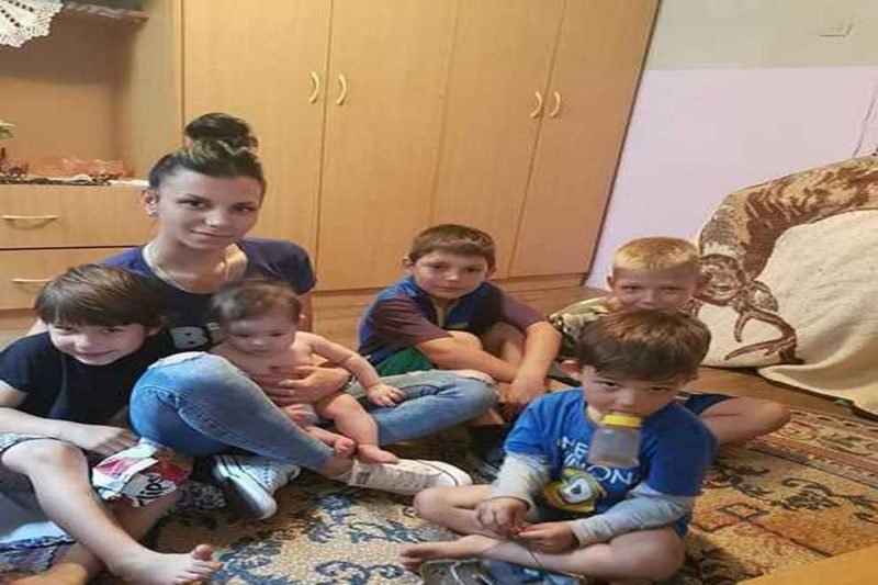 Kolica i odeća za porodicu Makra 1