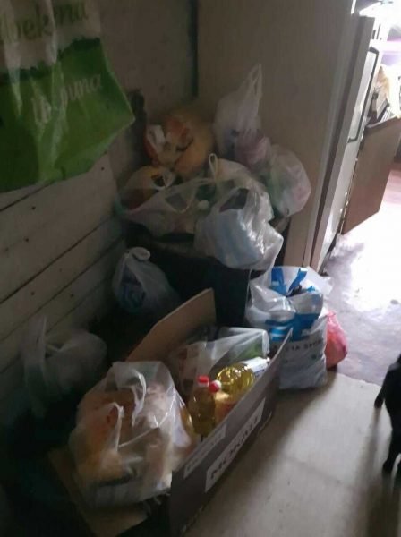 Donacija prehrambrenih proizvoda porodici Kostić 5 Donacija prehrambrenih proizvoda porodici Kostić 5
