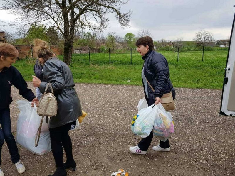 Donacija prehrambrenih proizvoda porodici Kostić 7 Donacija prehrambrenih proizvoda porodici Kostić 7