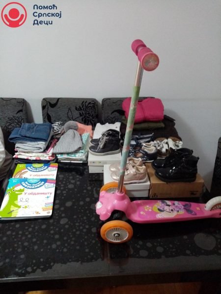 Donacija garderobe za porodicu Anđelković 1