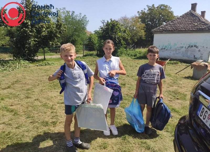 Donacija školskog pribora za porodicu Filimonović 1 Donacija školskog pribora za porodicu Filimonović 1
