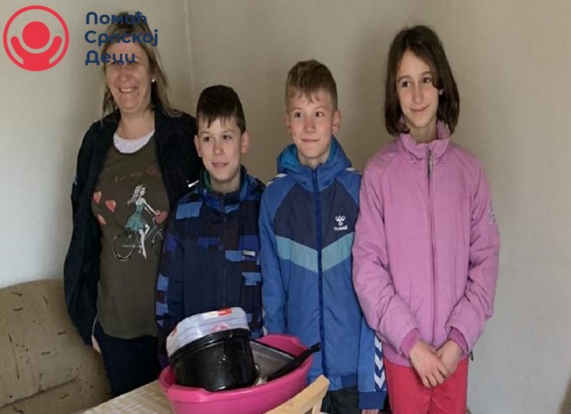 Donacija hrane, garderobe i školskog pribora za porodicu Filimonović 1 Donacija hrane, garderobe i školskog pribora za porodicu Filimonović 1