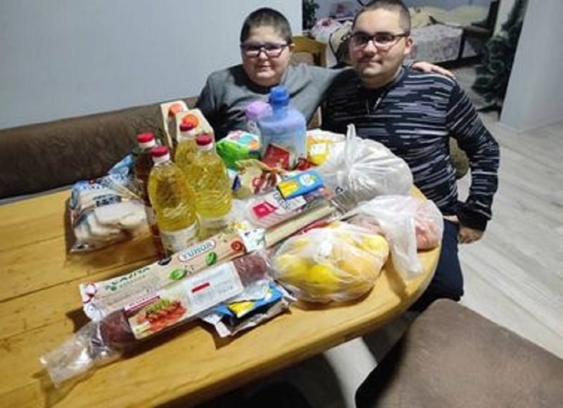 Kupovina namirnica za porodicu Tomić 1 Kupovina namirnica za porodicu Tomić 1