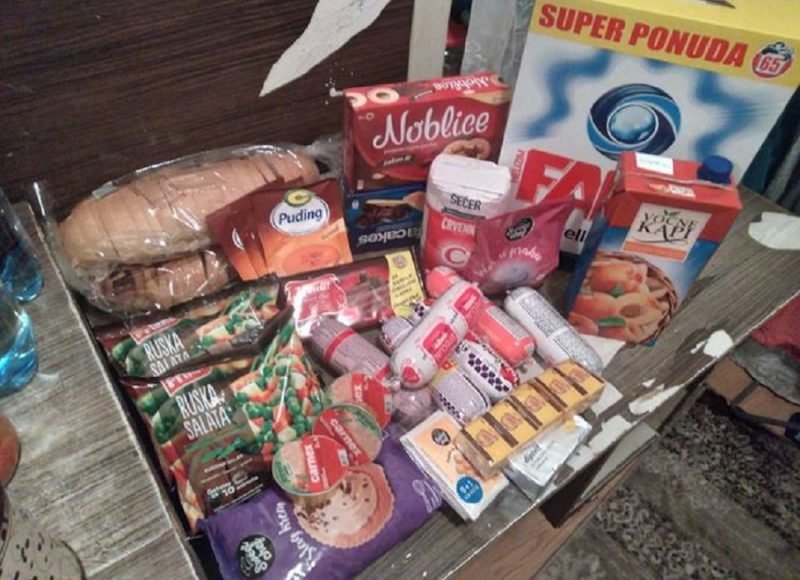 Kupovina namirnica za porodicu Stevanović 1
