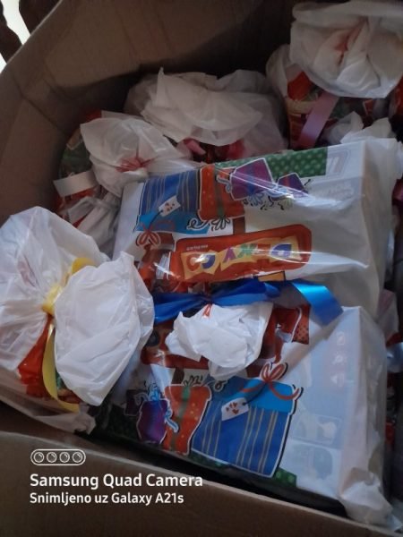 Donacija paketića udruženju AU Autizam Valjevo 6 Donacija paketića udruženju AU Autizam Valjevo 6