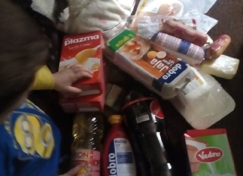 Kupovina namirnica za porodicu Šipetić 1