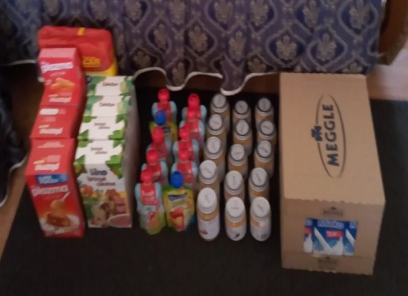 Kupovina namirnica za porodicu Apostolović 1 Kupovina namirnica za porodicu Apostolović 1