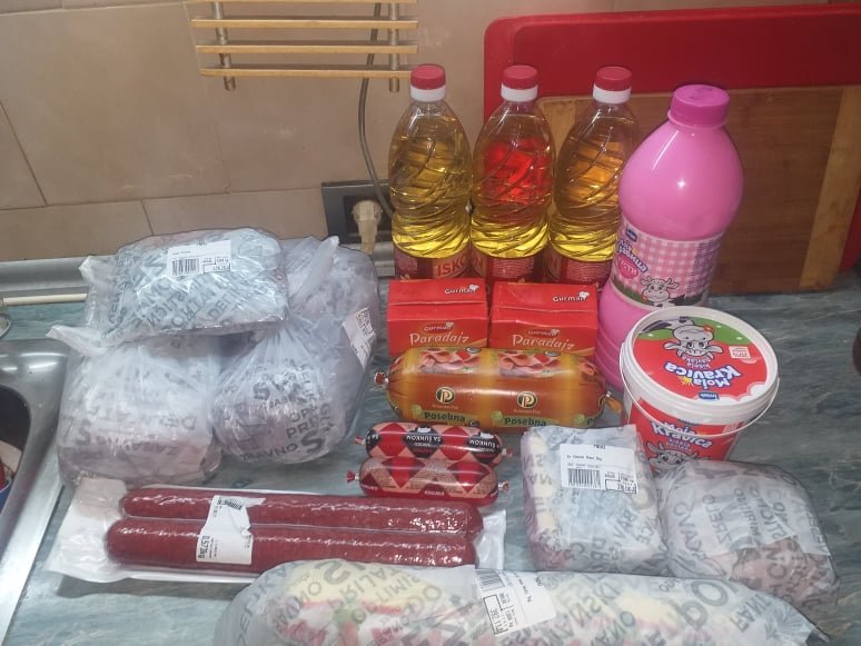 Kupovina namirnica za porodicu Dimovski 2 Kupovina namirnica za porodicu Dimovski 2