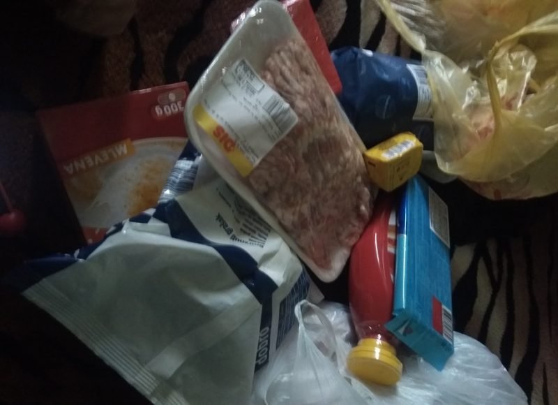 Kupovina namirnica za porodicu Šipetić 1