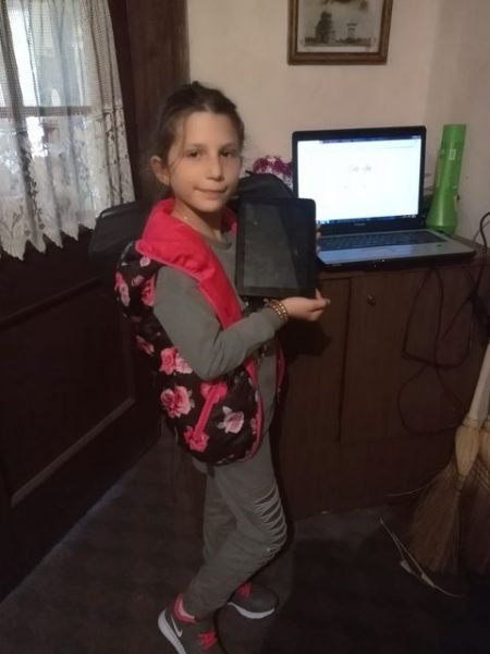 Donacija laptopa i tableta za porodicu Ignjatović 3 Donacija laptopa i tableta za porodicu Ignjatović 3