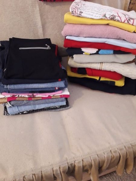 Donacija garderobe i igračaka za porodicu Stevanović 4