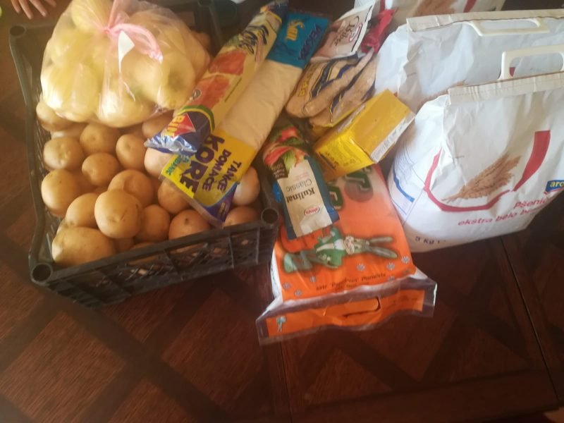 Donacija namirnica za porodicu Stančulj 1