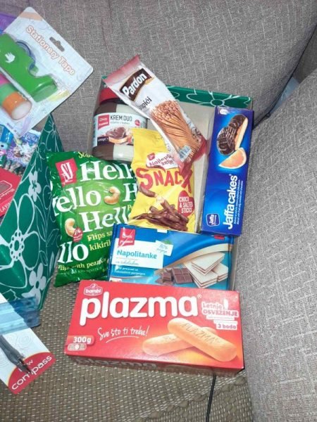 Donacija školskog pribora i hrane za porodicu Biserčić 3 Donacija školskog pribora i hrane za porodicu Biserčić 3
