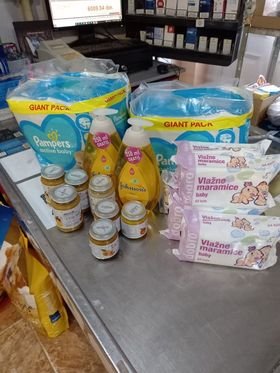 Kupovina pelena i kašica za Dajanu Lazarević 1 Kupovina pelena i kašica za Dajanu Lazarević 1