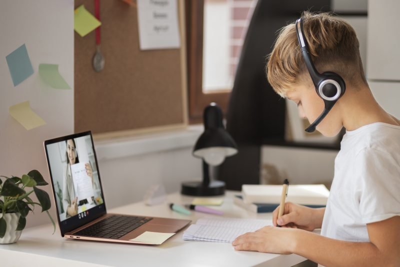 Digitalna tehnologija za online edukaciju naše omladine! 2