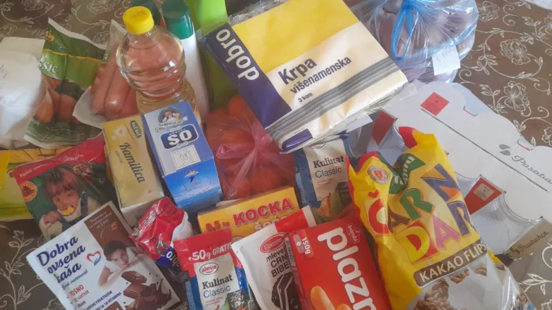 Kupovina namirnica za porodicu Stančulj