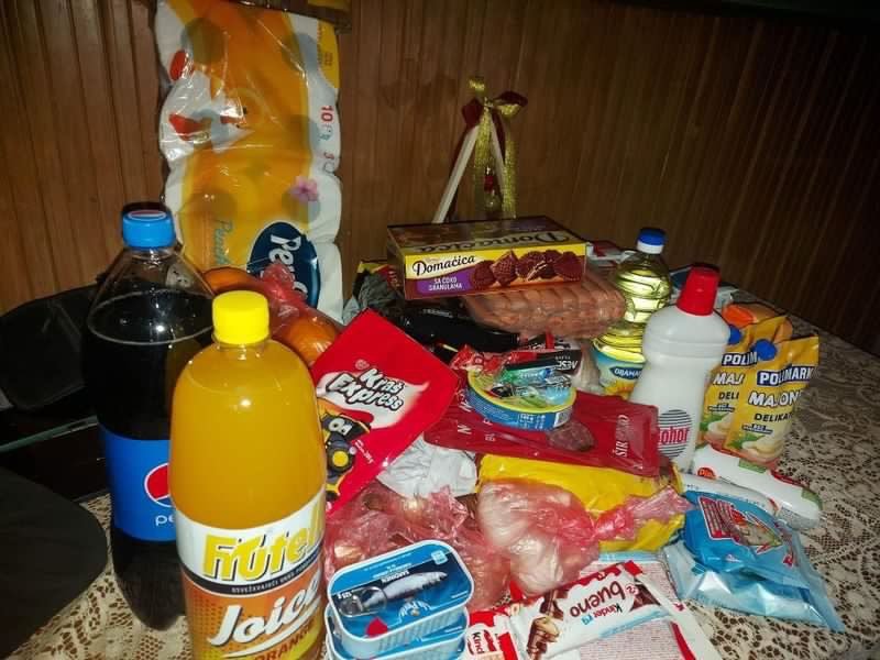 Kupovina namirnica za porodicu Martinović 1
