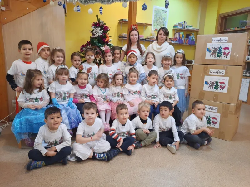 Deca iz vrtića Smartkos pokazala  humanost na delu pravljenjem paketića za decu sa autizmom iz UG Autizam  Valjevo