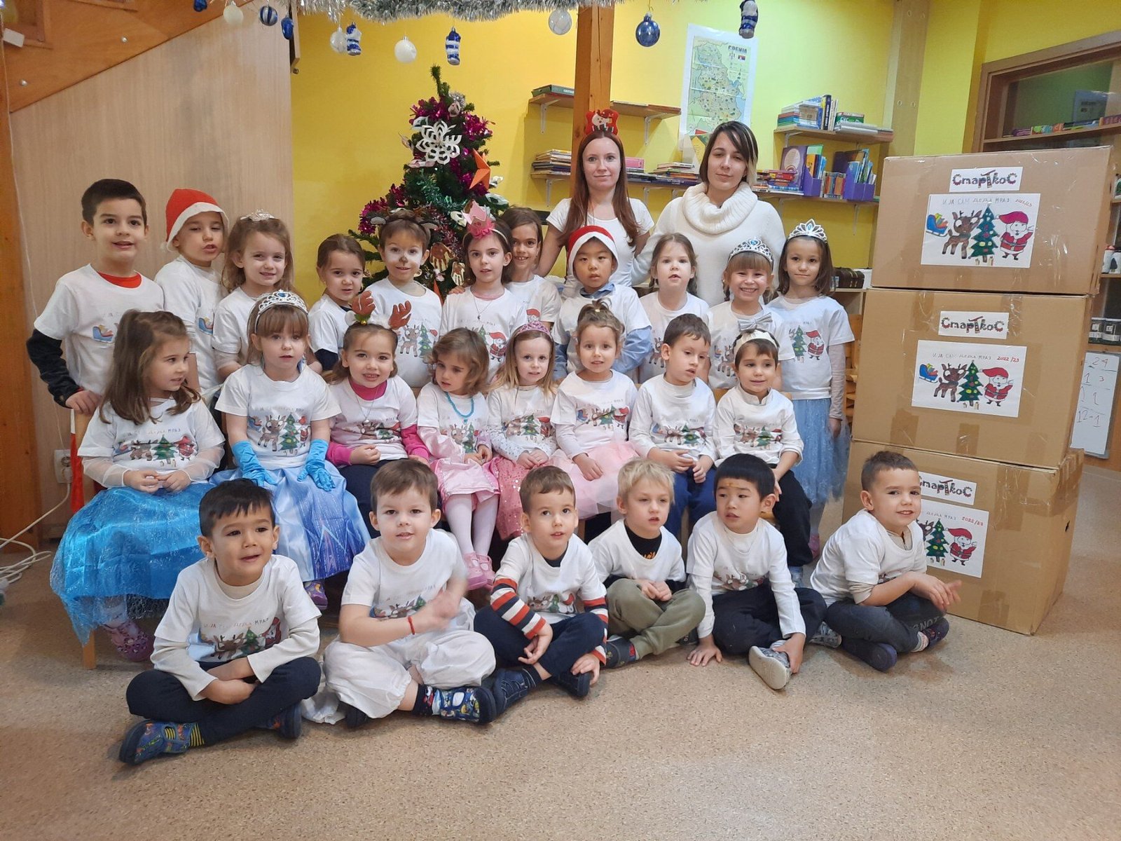 Deca iz vrtića Smartkos pokazala humanost na delu pravljenjem paketića za decu sa autizmom iz UG Autizam Valjevo 6