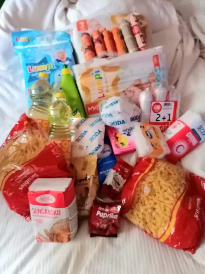 Kupovina namirnica za porodicu Nađ
