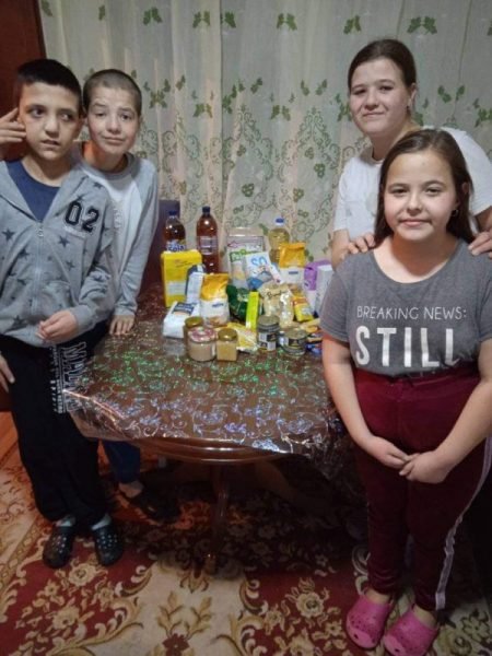 Paket pomoći za porodicu Ratković 1