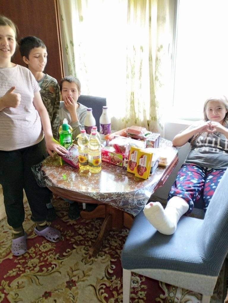 Kupovina namirnica za porodicu Ratković 2 Kupovina namirnica za porodicu Ratković 2