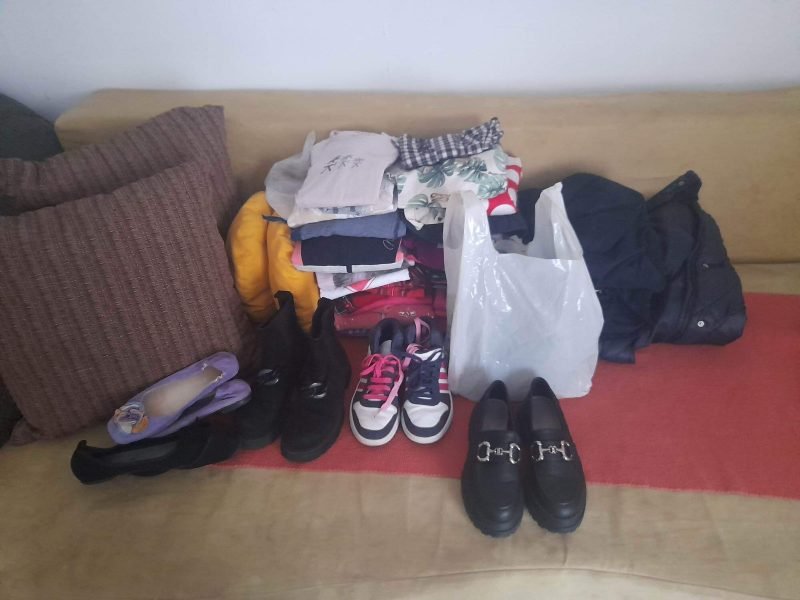 Donacija garderobe i hrane za porodicu Biserčić 1