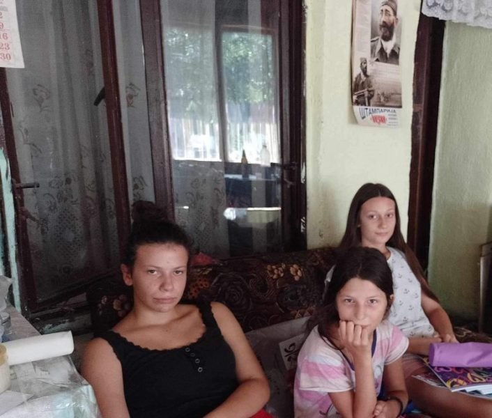 Donirajte sestrama Ignjatović očuvanu garderobu! 2 Donirajte sestrama Ignjatović očuvanu garderobu! 2