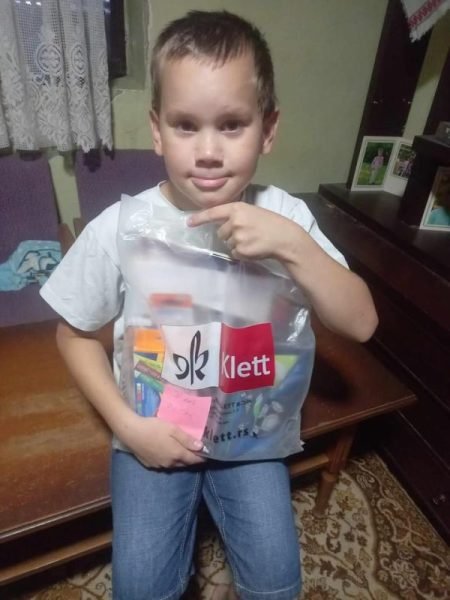 Donacija školskog pribora ugroženoj deci 5 Donacija školskog pribora ugroženoj deci 5