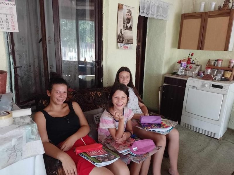 Donacija školskog pribora ugroženoj deci 10 Donacija školskog pribora ugroženoj deci 10