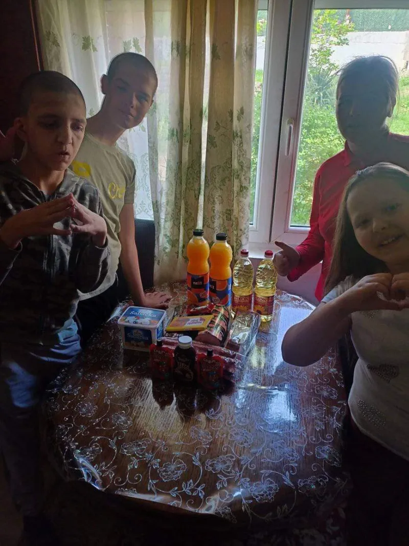 Kupovina namirnica porodici Ratković