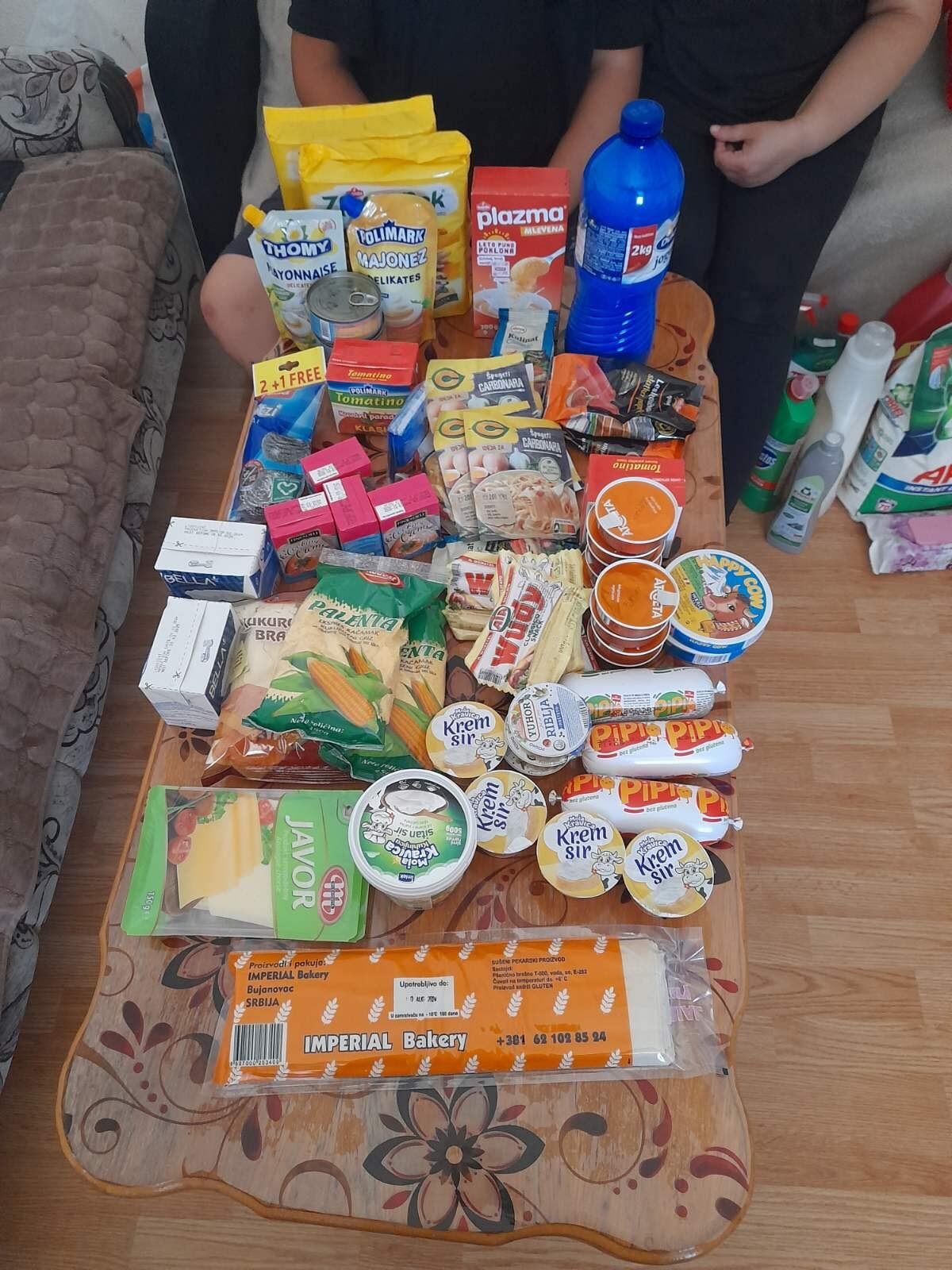 Kupovina namirnica porodici Apostolović 2