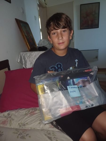 Kupovina školskog pribora ugroženoj deci 24
