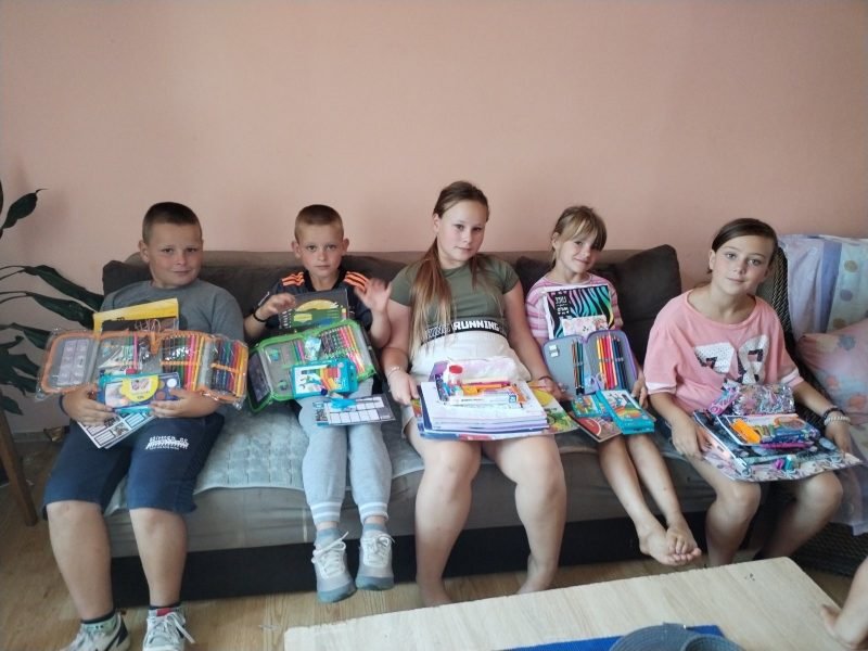 Kupovina školskog pribora ugroženoj deci 6