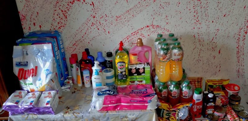 Kupovina namirnica ugroženoj porodici