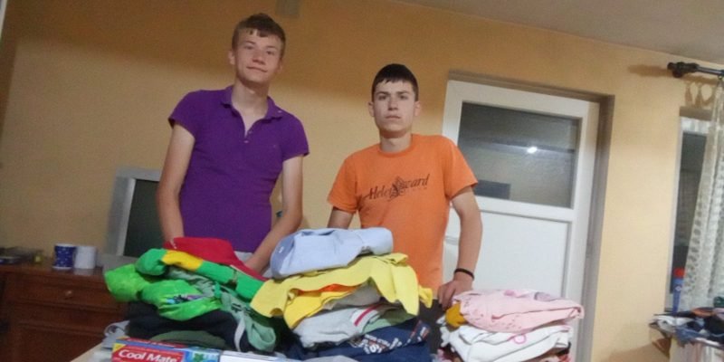 Donacija očuvane garderobe porodici Filimonović 1