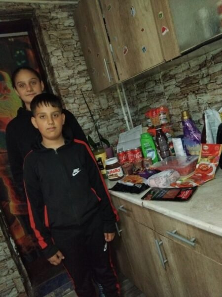 KUPOVINA HRANE I SREDSTAVA ZA HIGIJENU PORODICI JOVANOVIĆ IZ BAČKE TOPOLE
